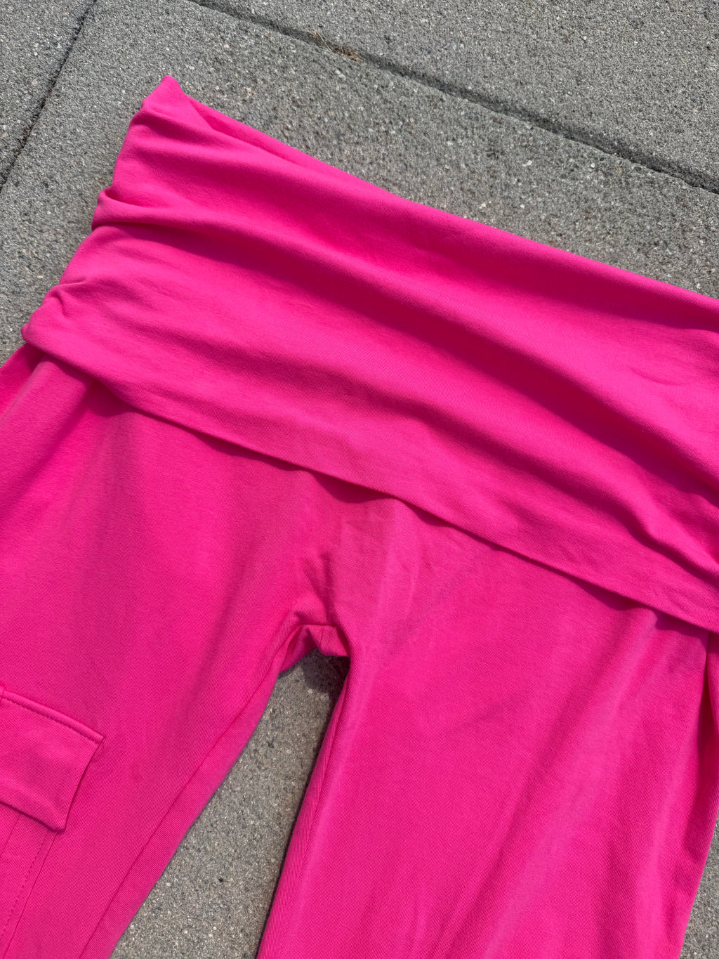 Wanda Fuchsia Flared Yoga Pants